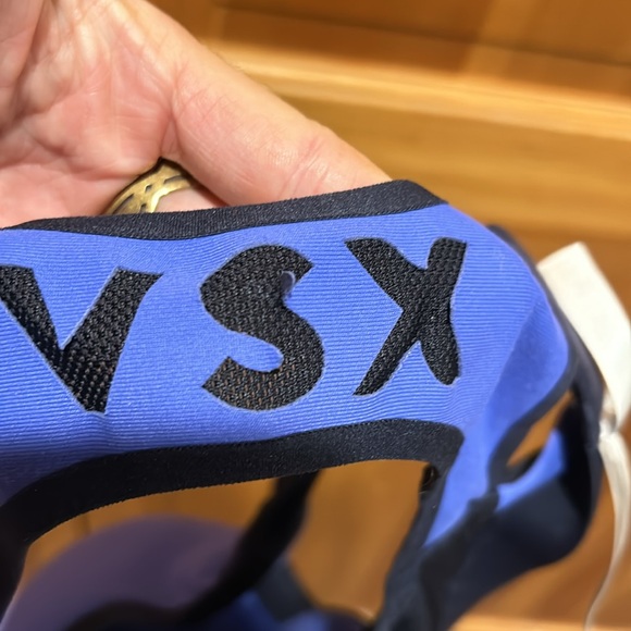 Victoria’s Secret Sport sports bra like new - Picture 5 of 5